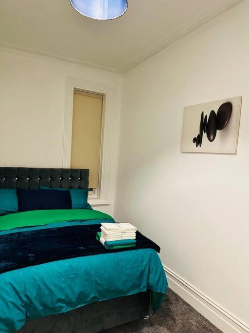 Bespoke 2 Bedroom Apt Derby City ภายนอก รูปภาพ