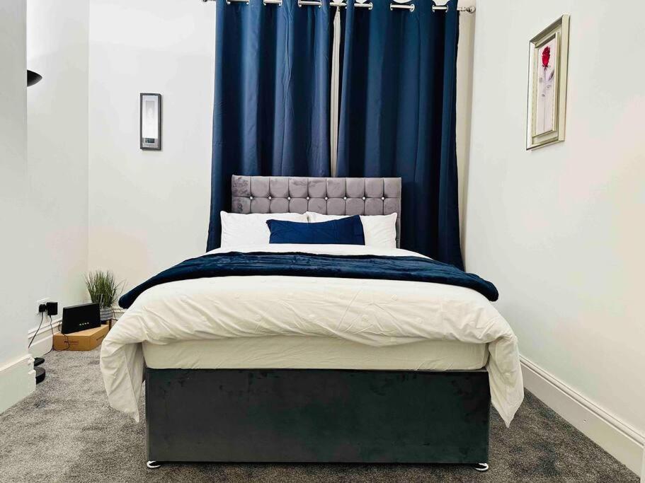 Bespoke 2 Bedroom Apt Derby City ภายนอก รูปภาพ