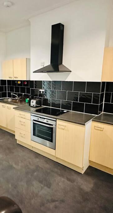Bespoke 2 Bedroom Apt Derby City ภายนอก รูปภาพ