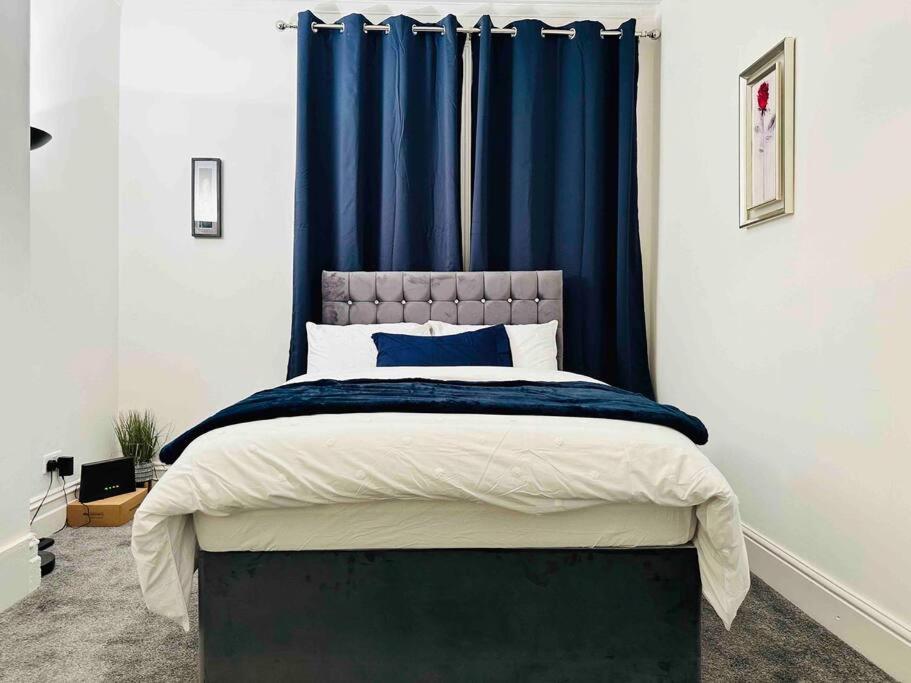 Bespoke 2 Bedroom Apt Derby City ภายนอก รูปภาพ