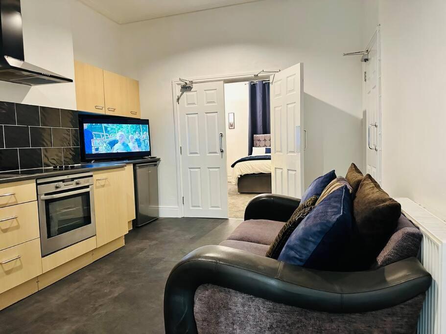Bespoke 2 Bedroom Apt Derby City ภายนอก รูปภาพ