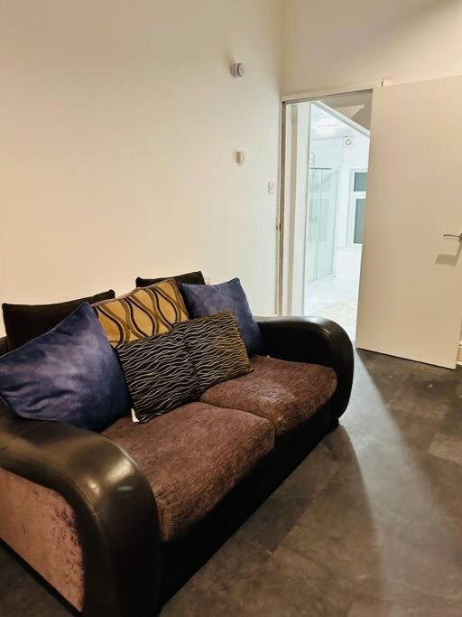 Bespoke 2 Bedroom Apt Derby City ภายนอก รูปภาพ